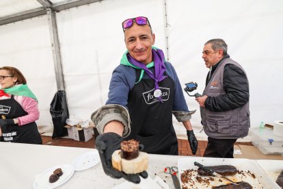 Instante de la fiesta de la cecina en conmemoración a San Pedro de Antioquía.