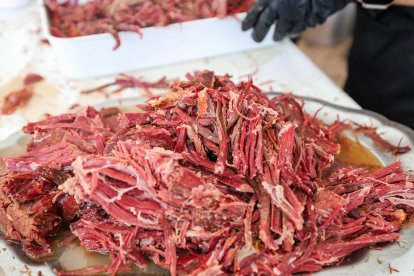 Instante de la fiesta de la cecina en conmemoración a San Pedro de Antioquía.