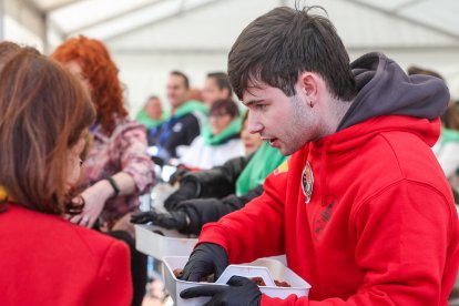 Instante de la fiesta de la cecina en conmemoración a San Pedro de Antioquía.