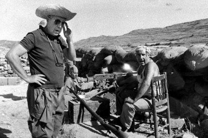 Luis García Berlanga y Alfredo Landa, en el rodaje de 'La vaquilla'.