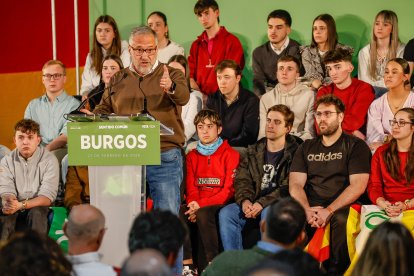 El presidente de VOX, Santiago Abascal y el candidato a la presidencia de la Junta de Castilla y León, Carlos Pollán participan en un acto público en el Polideportivo Municipal El Plantío