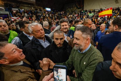 El presidente de VOX, Santiago Abascal y el candidato a la presidencia de la Junta de Castilla y León, Carlos Pollán participan en un acto público en el Polideportivo Municipal El Plantío