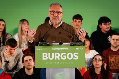 El presidente de VOX, Santiago Abascal y el candidato a la presidencia de la Junta de Castilla y León, Carlos Pollán participan en un acto público en el Polideportivo Municipal El Plantío