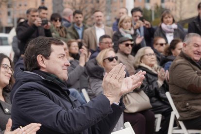 El candidato del Partido Popular de Castilla y León a la reelección como presidente de la Junta, Alfonso Fernández Mañueco, ofrece un mitin en Ponferrada (León)