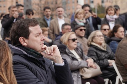 El candidato del Partido Popular de Castilla y León a la reelección como presidente de la Junta, Alfonso Fernández Mañueco, ofrece un mitin en Ponferrada (León)