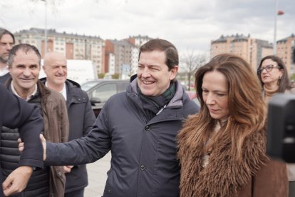 El candidato del Partido Popular de Castilla y León a la reelección como presidente de la Junta, Alfonso Fernández Mañueco, ofrece un mitin en Ponferrada (León)