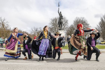 Un momento del homenaje al conde castellano Diego Rodríguez Porcelos, en el año que se cumplen 1.141 años de su fallecimiento y 1.142 desde que fundó Burgos.