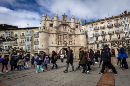 Instante de la Marcha Solidaria por el Día de la Mujer 2026.