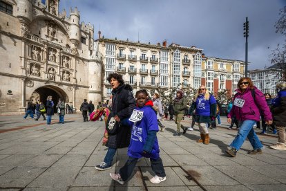 Instante de la Marcha Solidaria por el Día de la Mujer 2026.
