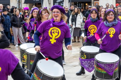 Instante de la manifestación infantil y familiar del 8M de Madres de la Leche.