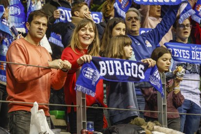 Imagen de aficionados durante el partido.