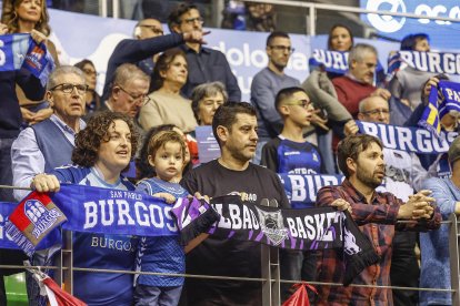 Imagen de aficionados durante el partido.
