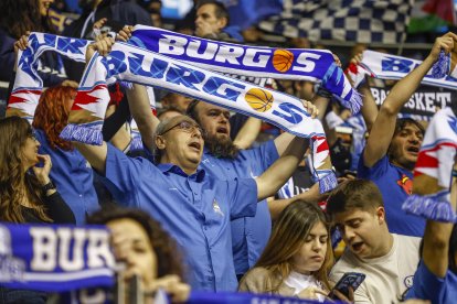 Imagen de aficionados durante el partido.