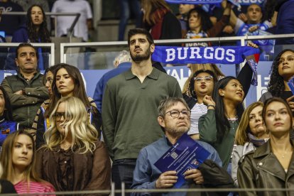 Imagen de aficionados durante el partido.