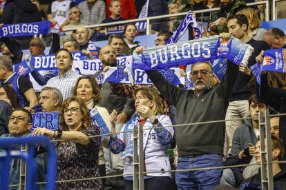 Imagen de aficionados durante el partido.