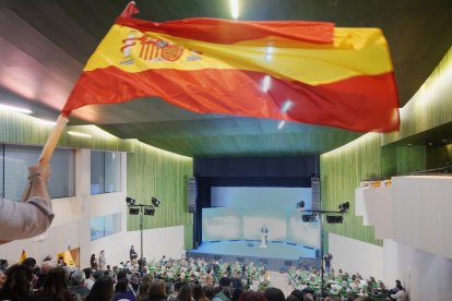 El candidato del PP a la reelección como presidente de la Junta, Alfonso Fernández Mañueco, clausura en Burgos junto a Alicia García, Cristina Ayala, Borja Suárez e Isabel blanco, en un acto con motivo del Día Internacional de la Mujer.