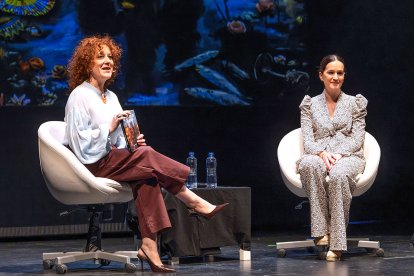 Rosalía Santaolalla (izquierda) y María Estébanez, en un momento de la conversación.