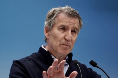 El presidente del Partido Popular, Alberto Núñez Feijóo, interviene en un mitin en Tordesillas