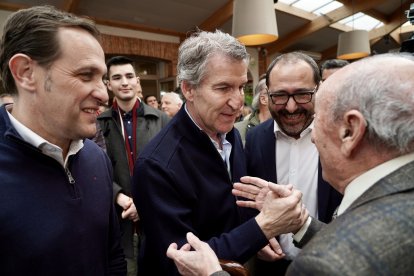 El presidente del Partido Popular, Alberto Núñez Feijóo, interviene en un mitin en Tordesillas