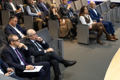 La editora de EL CORREO DE BURGOS, Adriana Ulibarri, con representantes de Ibercaja y la patronal burgalesa.