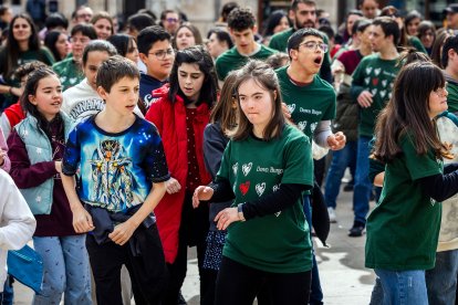 Instante de la actividad Baila conmigo organizada por Síndrome de Down Burgos para celebrar su día mundial.