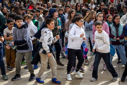Instante de la actividad Baila conmigo organizada por Síndrome de Down Burgos para celebrar su día mundial.
