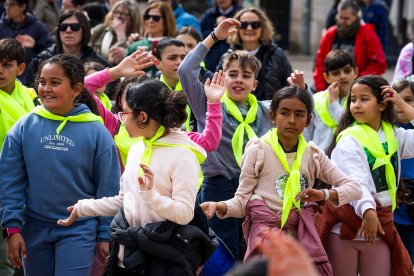 Instante de la actividad Baila conmigo organizada por Síndrome de Down Burgos para celebrar su día mundial.