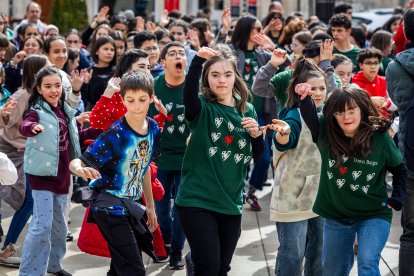 Instante de la actividad Baila conmigo organizada por Síndrome de Down Burgos para celebrar su día mundial.