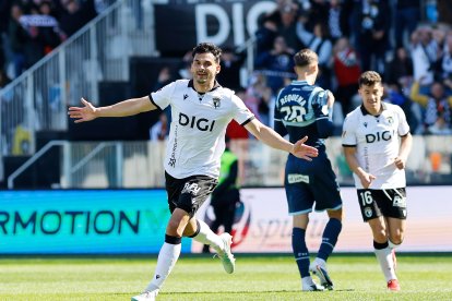 Imagen del partido entre el Burgos CF y el Córdoba.