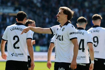 Imagen del partido entre el Burgos CF y el Córdoba.