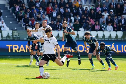 Imagen del partido entre el Burgos CF y el Córdoba.