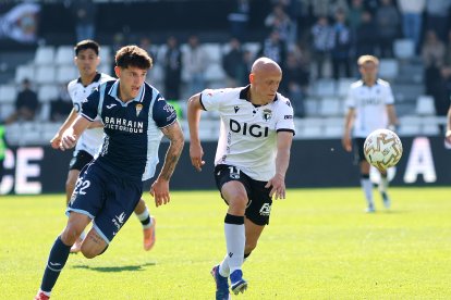 Imagen del partido entre el Burgos CF y el Córdoba.