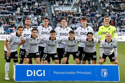 Imagen del partido entre el Burgos CF y el Ceuta.