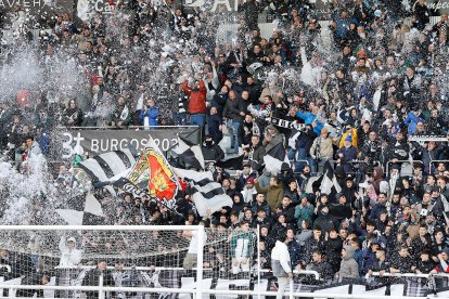 Imagen del partido entre el Burgos CF y el Ceuta.