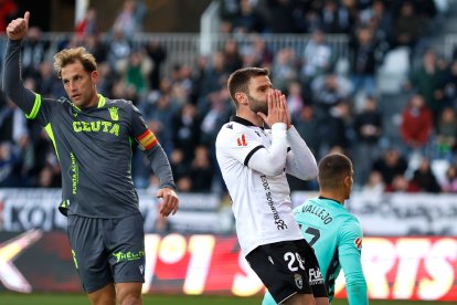 Imagen del partido entre el Burgos CF y el Ceuta.