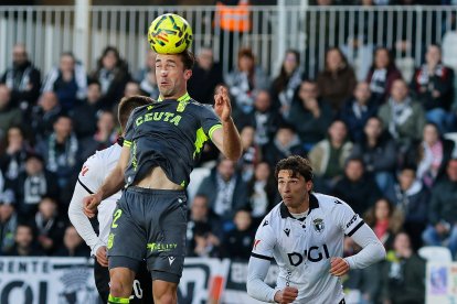 Imagen del partido entre el Burgos CF y el Ceuta.