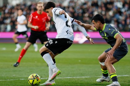 Imagen del partido entre el Burgos CF y el Ceuta.