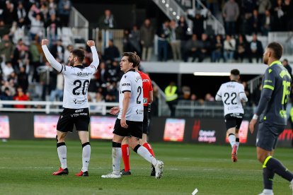 Imagen del partido entre el Burgos CF y el Ceuta.