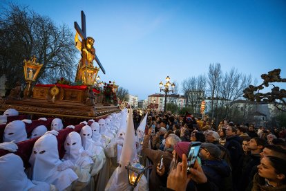 Instante de la procesión del Encuentro en Burgos.