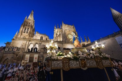 Instante de la procesión del Encuentro en Burgos.