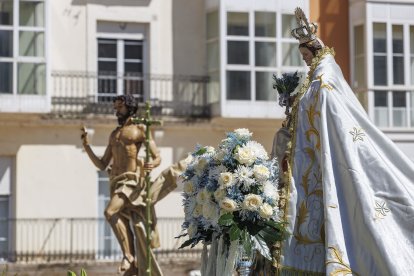 Instante de la procesión del Anuncio Pascual de Burgos.