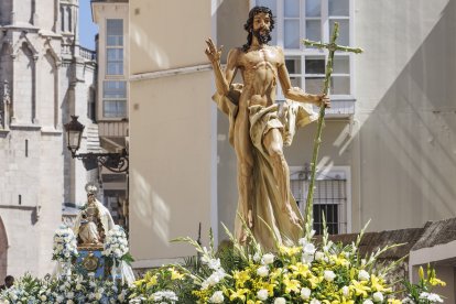 Instante de la procesión del Anuncio Pascual de Burgos.
