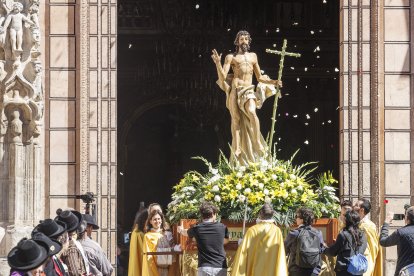 Instante de la procesión del Anuncio Pascual de Burgos.