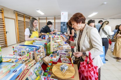 El mercadillo gozó de gran participación.