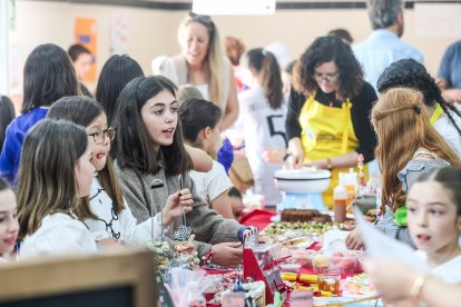 El mercadillo gozó de gran participación.