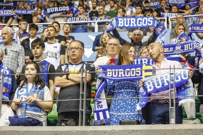 Imagen del partido entre el Recoletas Salud San Pablo Burgos y Breogán.