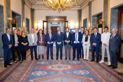 El Senado acogió la presentación del estudio que alerta sobre vivienda, burocracia y empleo en la España rural.