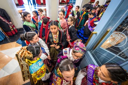 Una gala inolvidable para Valeria Lezcano y Beatriz Plaza Reina Infantil y Reina Mayor de Burgos.