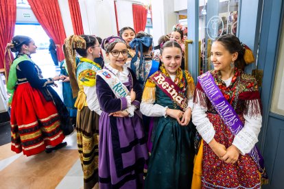 Una gala inolvidable para Valeria Lezcano y Beatriz Plaza Reina Infantil y Reina Mayor de Burgos.