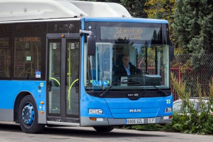 Llegada de los autobuses urbanos de Madrid a Burgos.